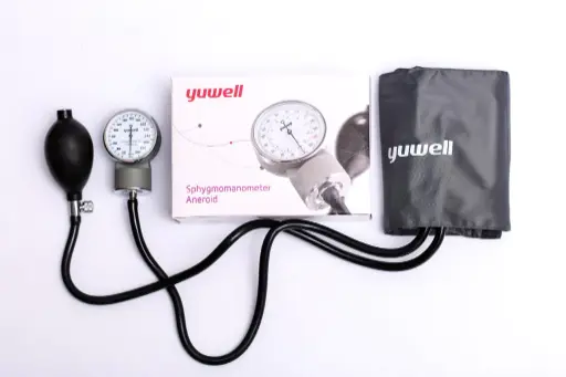 BLOOD PRESSURE SET aneroid with double head type with Stethescope 